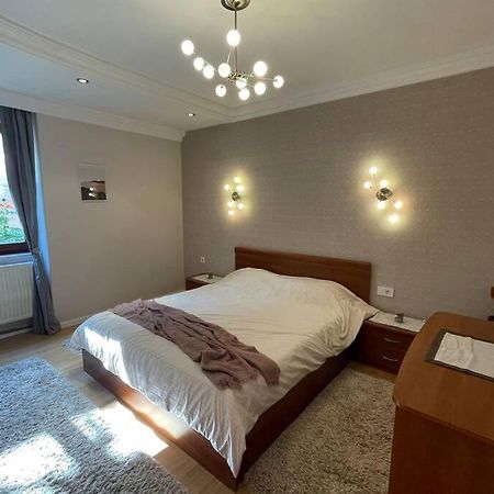 Cozy Apartment In The Old Center Of Prishtina Pristina Exterior foto